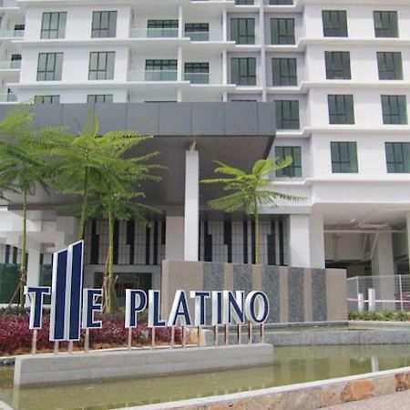 Johor Bahru Paradigm Leplatino Homestay Exteriör bild