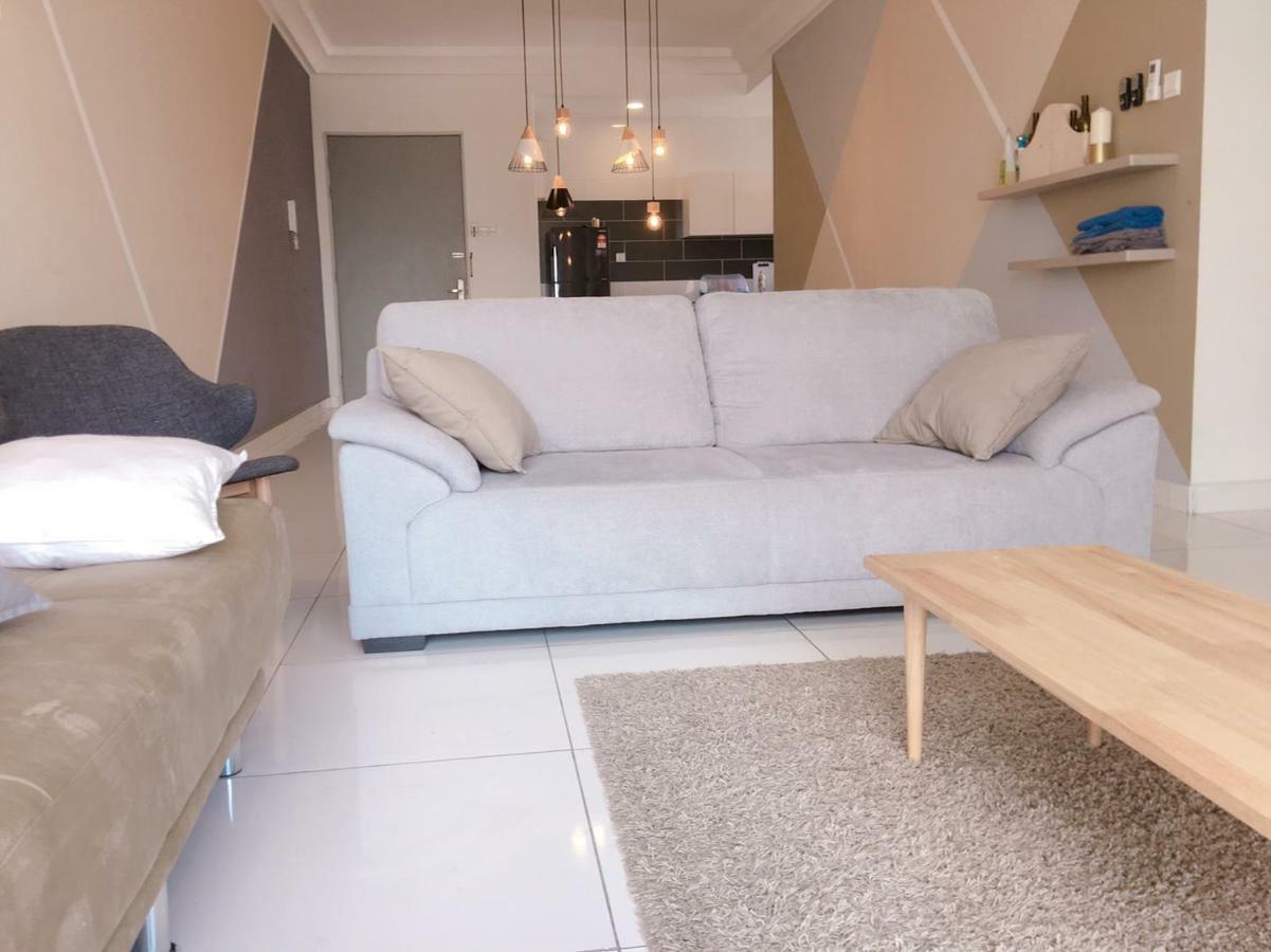 Johor Bahru Paradigm Leplatino Homestay Exteriör bild