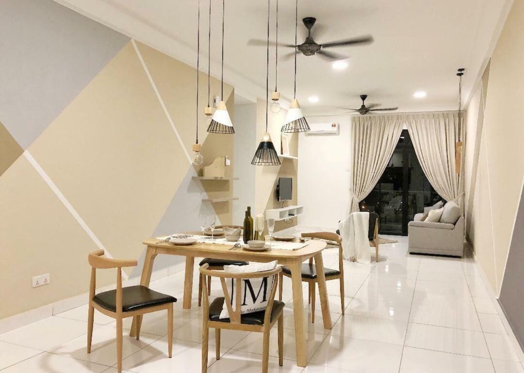 Johor Bahru Paradigm Leplatino Homestay Exteriör bild